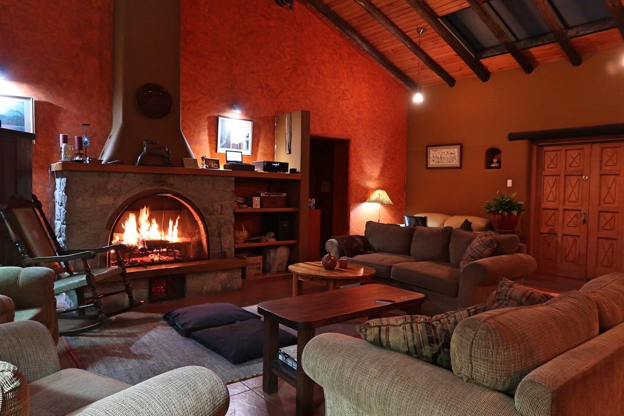 The Lazy Dog Inn A Mountain Lodge ワラス エクステリア 写真