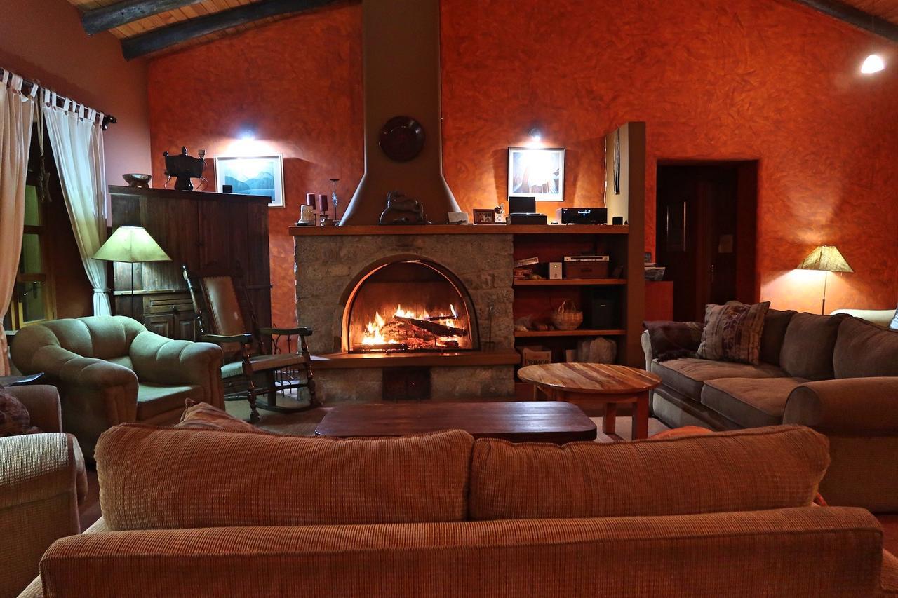 The Lazy Dog Inn A Mountain Lodge ワラス エクステリア 写真