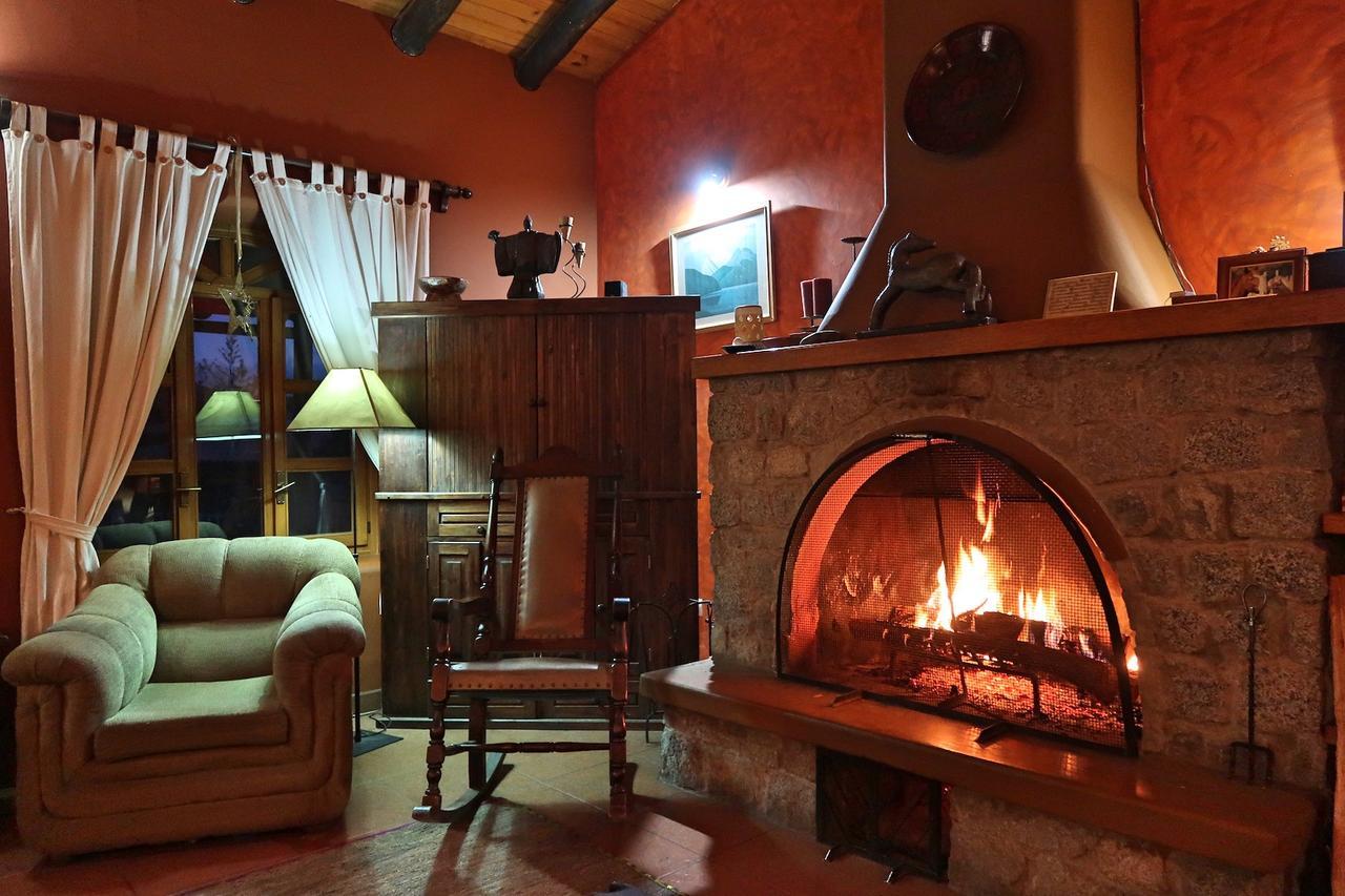The Lazy Dog Inn A Mountain Lodge ワラス エクステリア 写真
