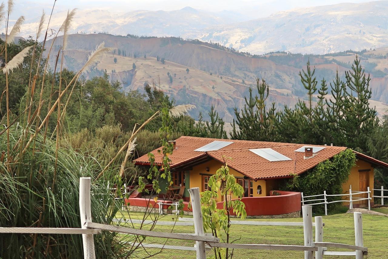 The Lazy Dog Inn A Mountain Lodge ワラス エクステリア 写真