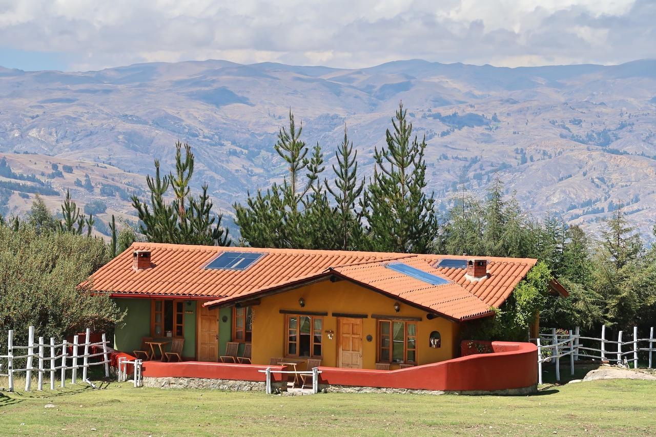 The Lazy Dog Inn A Mountain Lodge ワラス エクステリア 写真